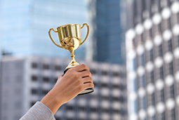 维多利亚老品牌VIC国际入选36氪WISE2024商业之王“年度全球化布局与市场拓展案例”